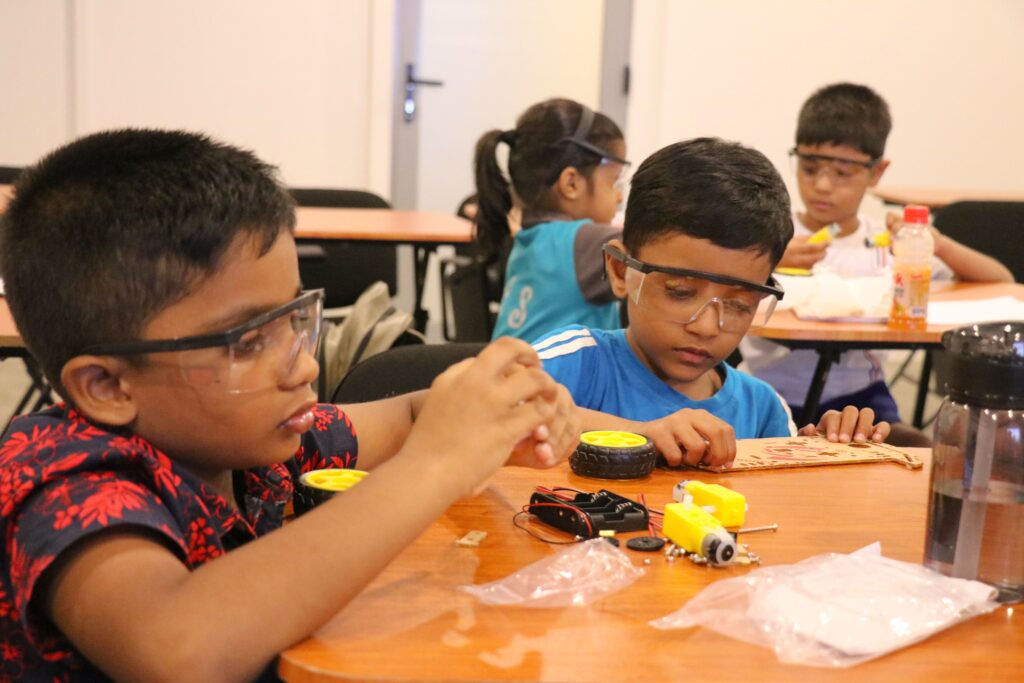 Robotics Course - Gallery | Lyceum Academy