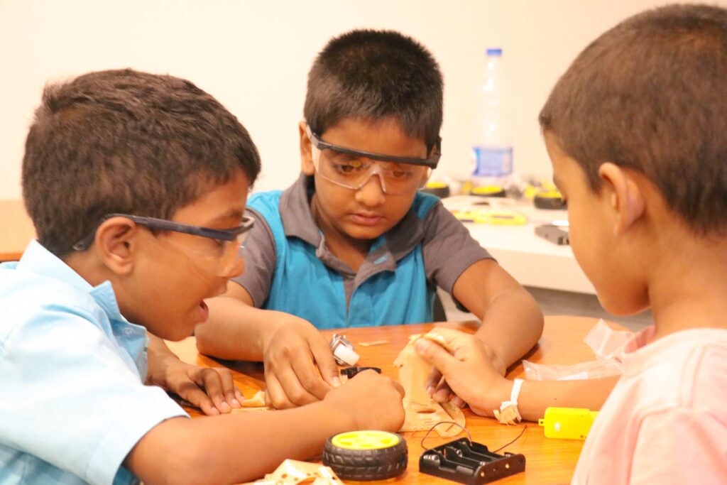 Robotics Course - Gallery | Lyceum Academy