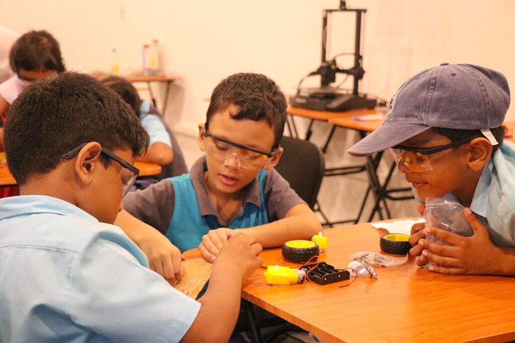 Robotics Course - Gallery | Lyceum Academy
