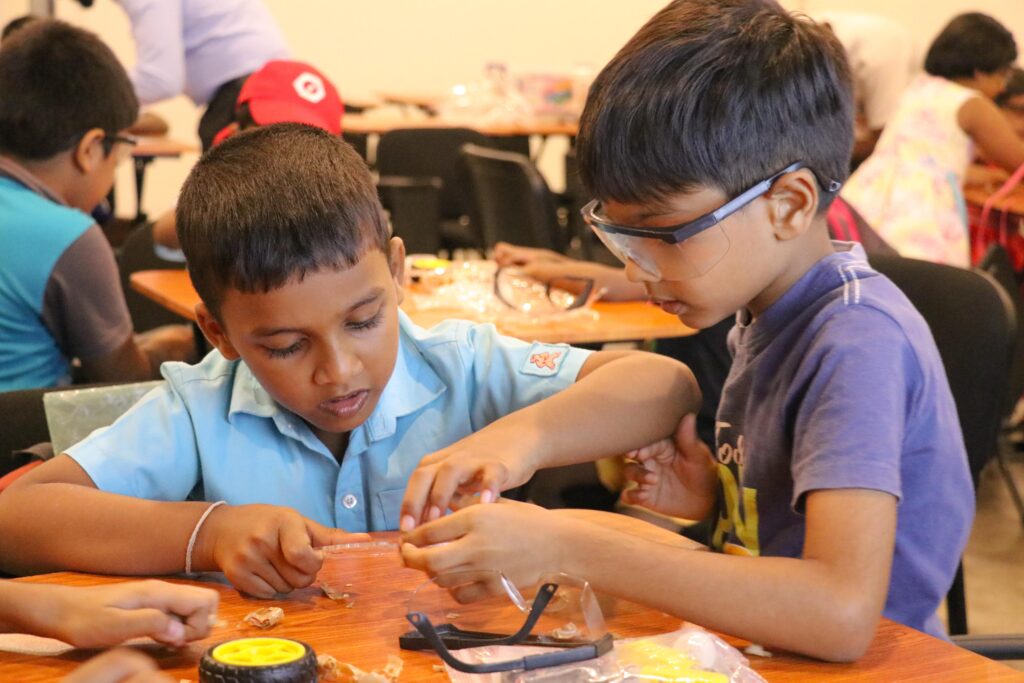 Robotics Course - Gallery | Lyceum Academy
