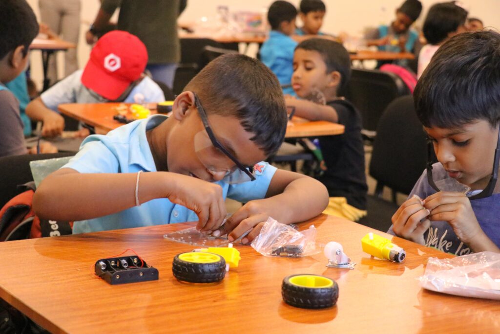 Robotics Course - Gallery | Lyceum Academy