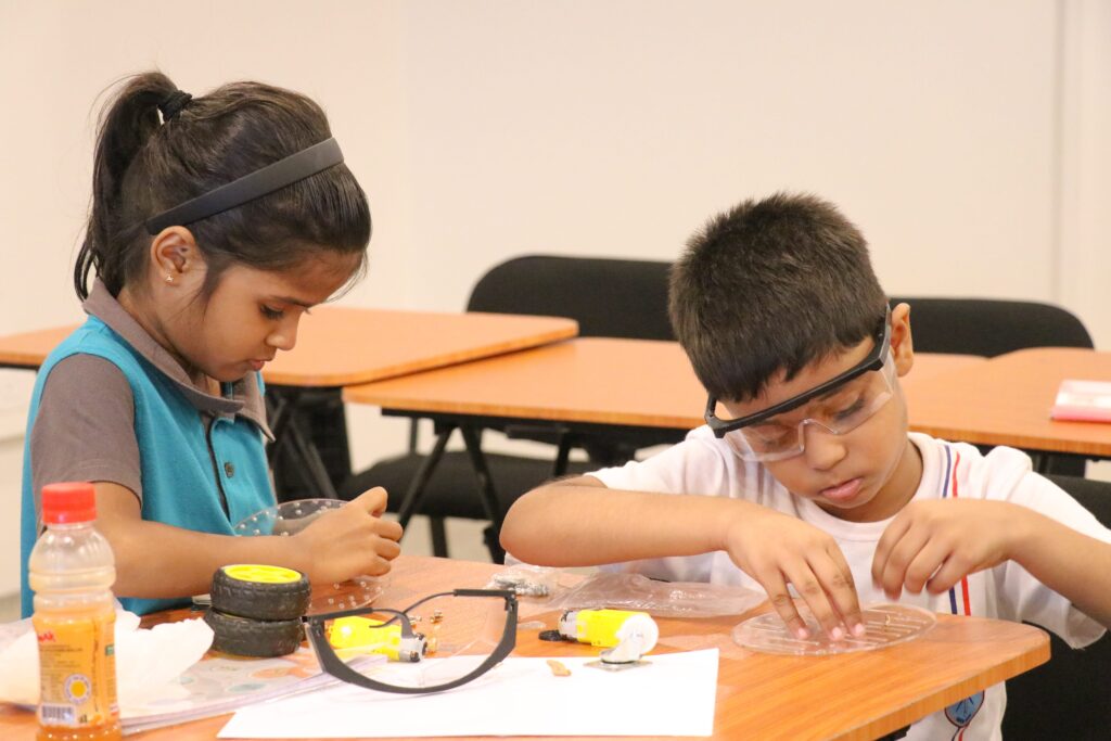 Robotics Course - Gallery | Lyceum Academy
